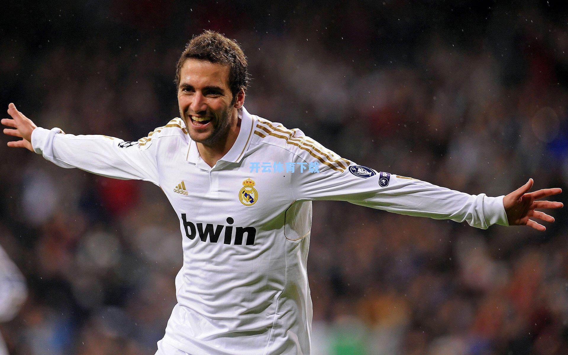 长江之殇，从赛季初高光到扣分降级，一支球队的骤变轨迹